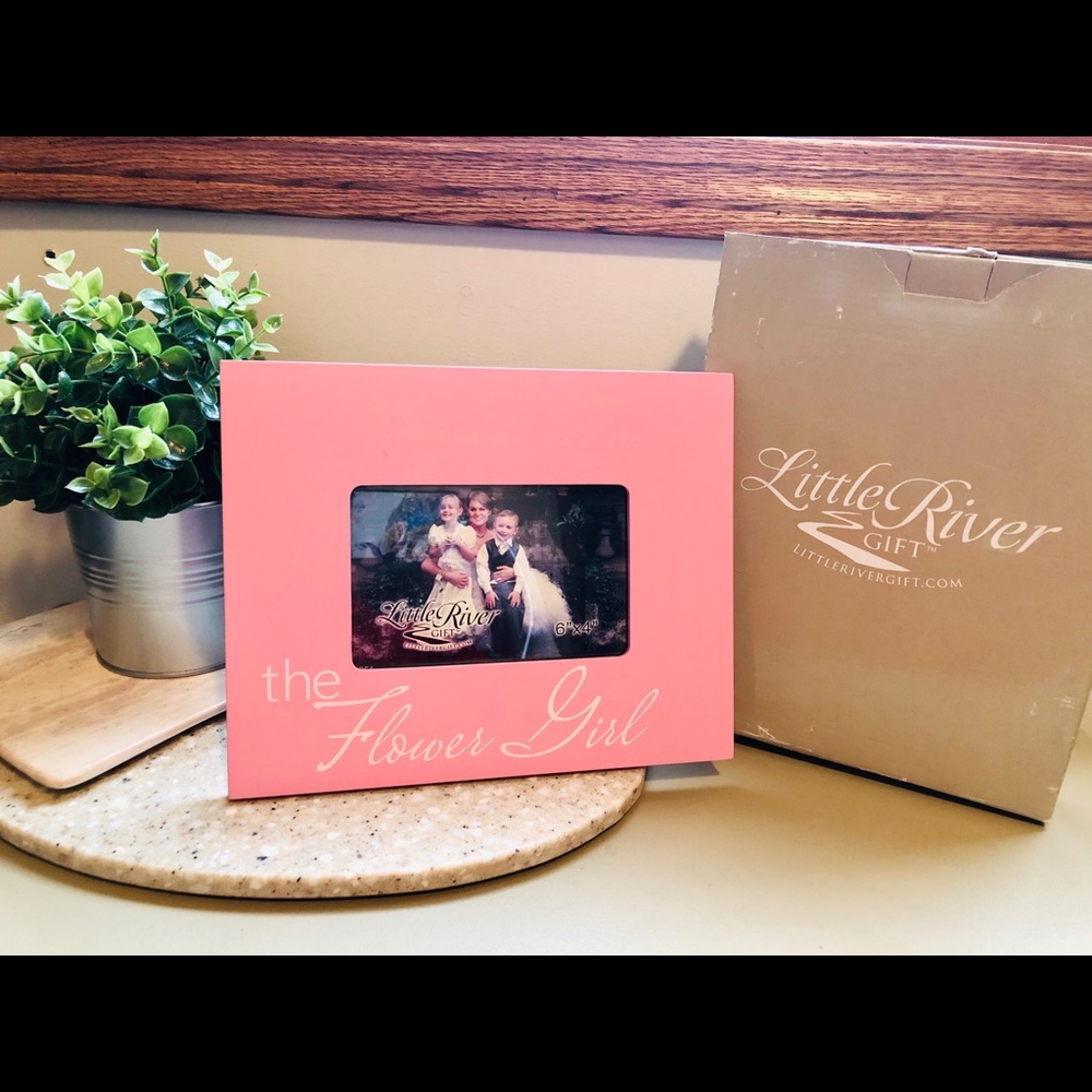 🌸 New in Box! Sweet Flower Girl Frame 🌸